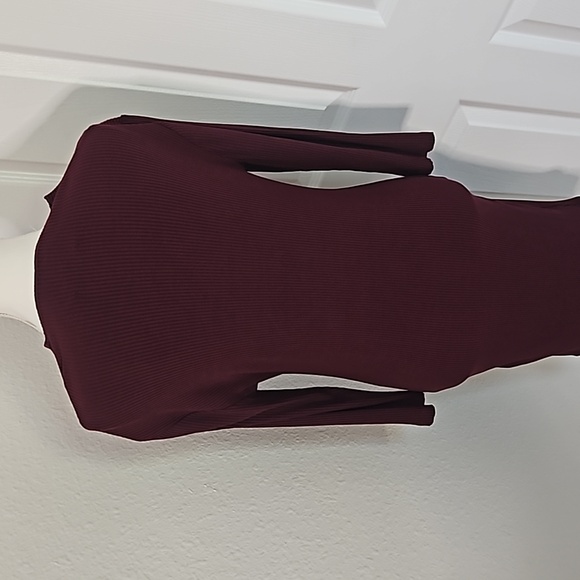 Women's Tahari Dress Size M In A Rich Wine Color. - Picture 5 of 11